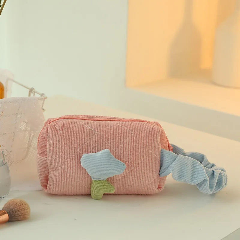 Quilted Makeup Bag with Padded Handle – Large Capacity Cosmetic Organizer