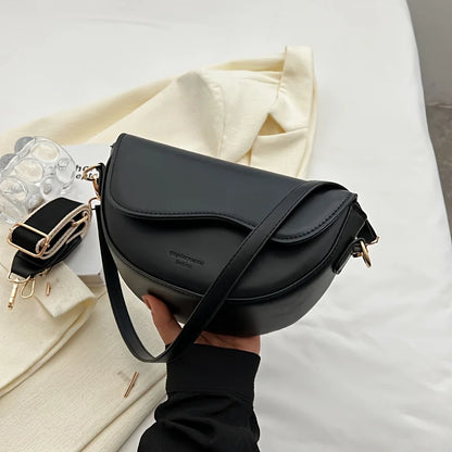 Minimalist Saddle Crossbody Bag – Wide Strap Shoulder Purse