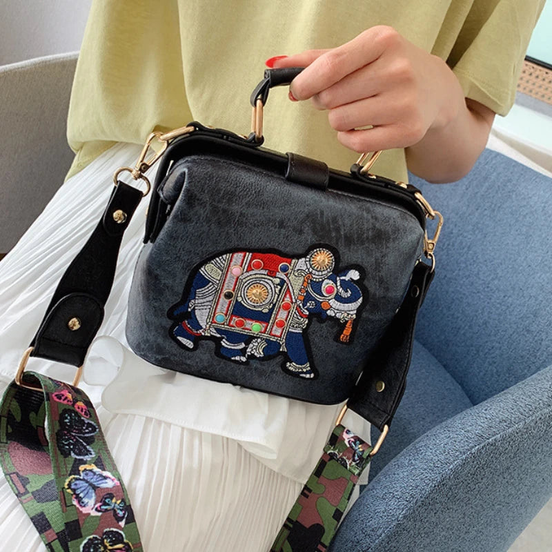 Fashionable Retro Embroidered Shoulder Bag Artistic Chinese Style Large Capacity Women S Crossbody