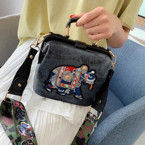 Fashionable Retro Embroidered Shoulder Bag Artistic Chinese Style Large Capacity Women S Crossbody