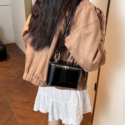 Fashionable Retro Women Shoulder Bags Solid Color Pu Strap Large Capacity Internal Pocket Waterproof