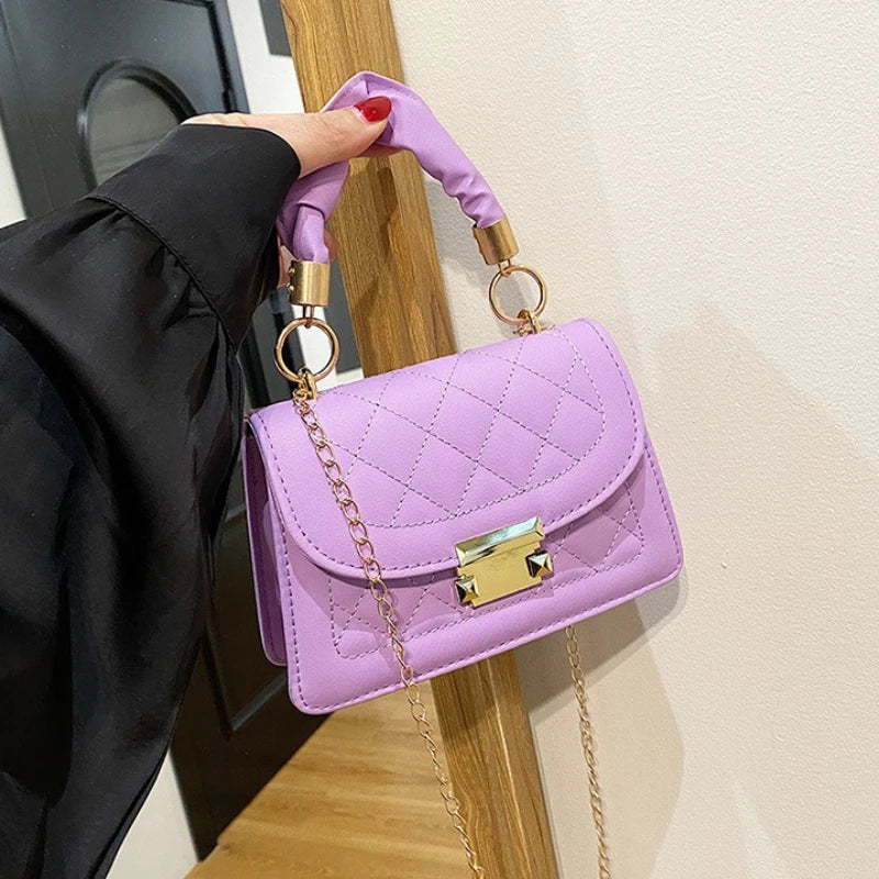 Women's Quilted Crossbody Bag with Gold Chain Strap – Mini Shoulder Purse