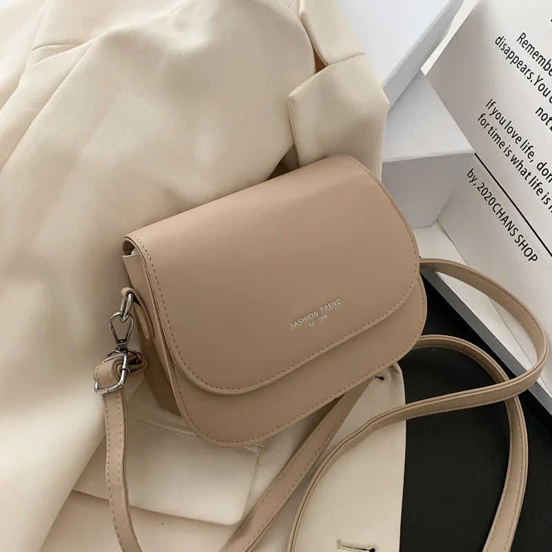 Saddle Crossbody Bag for Women – Minimalist Flap Shoulder Purse
