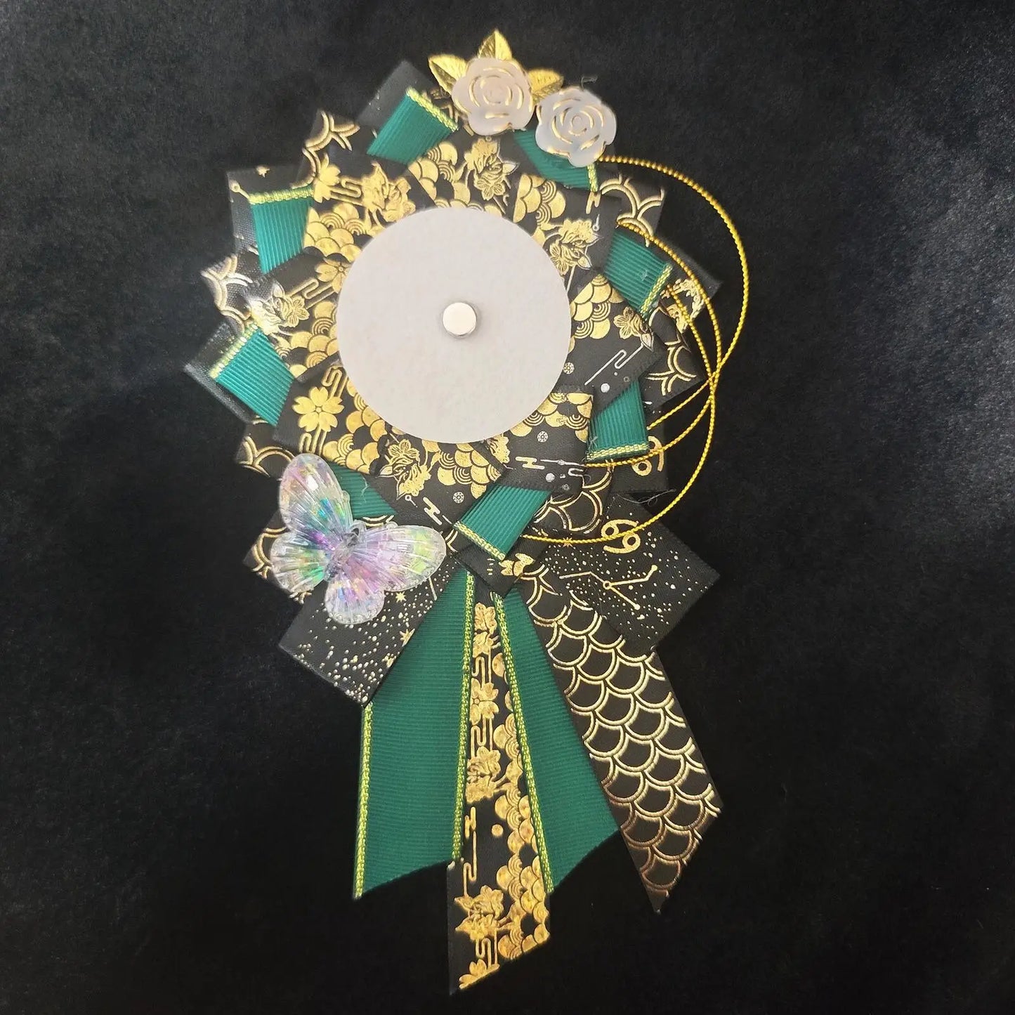 Itabag Ribbon Flower Badge Stand – Anime Pin Display Decoration