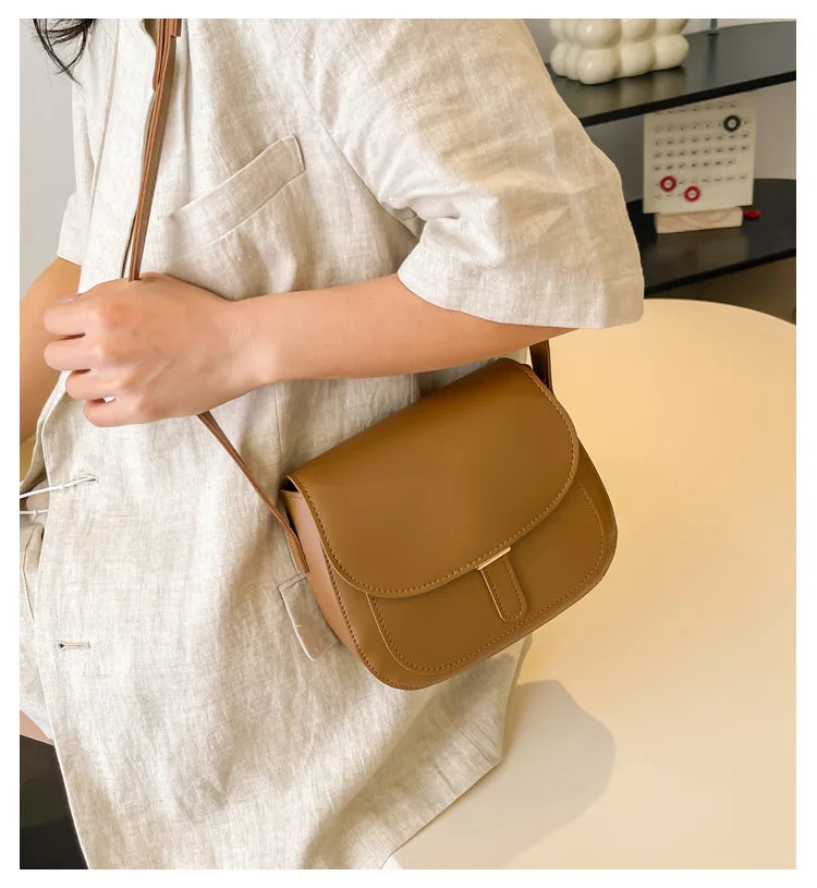 Stylish One-Shoulder Diagonal Span Bag Retro Large Capacity Niche Saddle Ladies