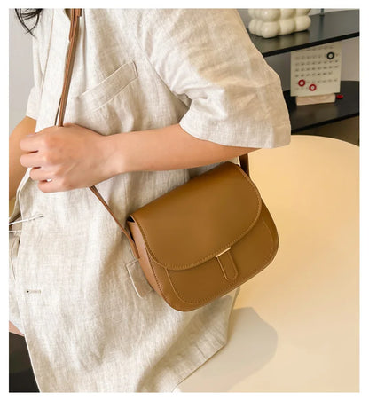 Stylish One-Shoulder Diagonal Span Bag Retro Large Capacity Niche Saddle Ladies