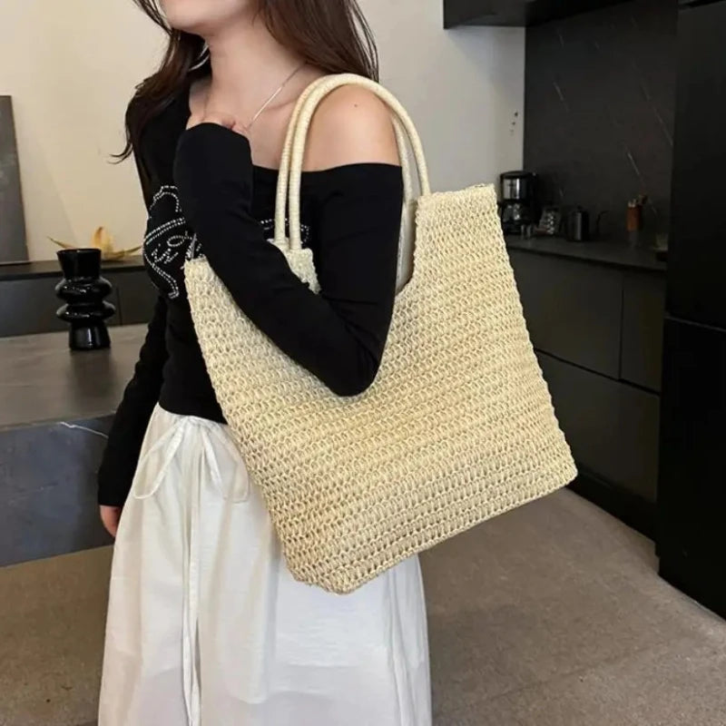 Chic Straw Tote Bag Women Large Capacity Handbag Fashionable Woven Shoulder Zip Closure