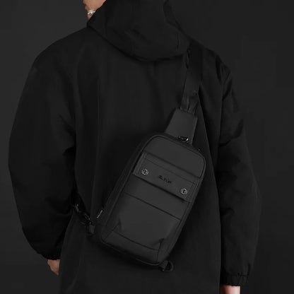 Men S Nylon Fabric Waterproof Lightweight Crossbody Bag Simple Sporty Single-Shoulder Commuting