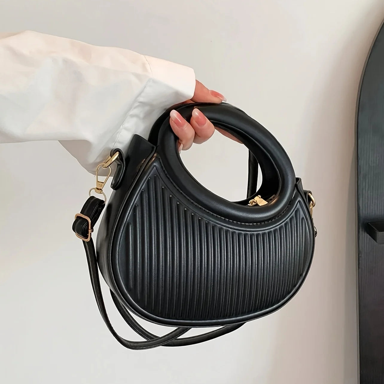 Luxury Look Shoulder Bag Everyday Use Chic Stripe Design Crossbody Bags Women Elegant Synthetic