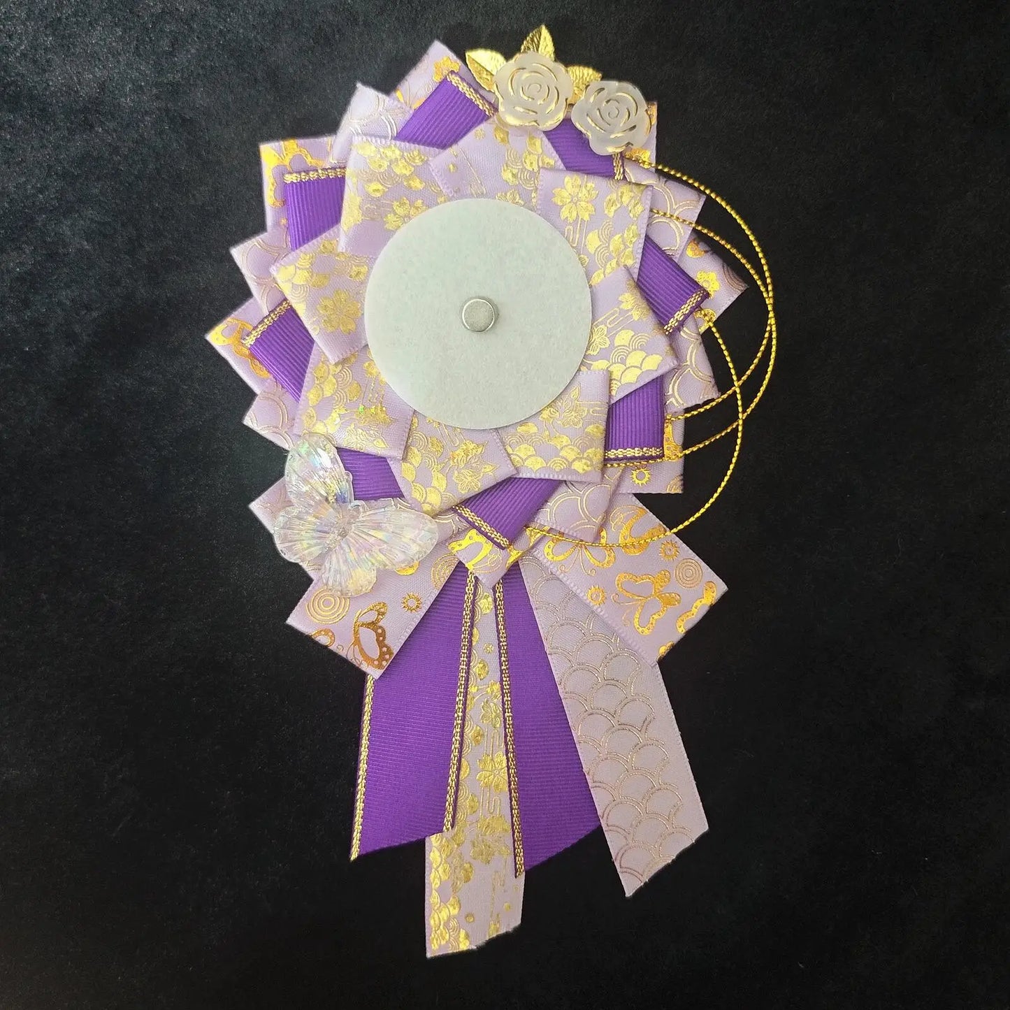 Itabag Ribbon Flower Badge Stand – Anime Pin Display Decoration