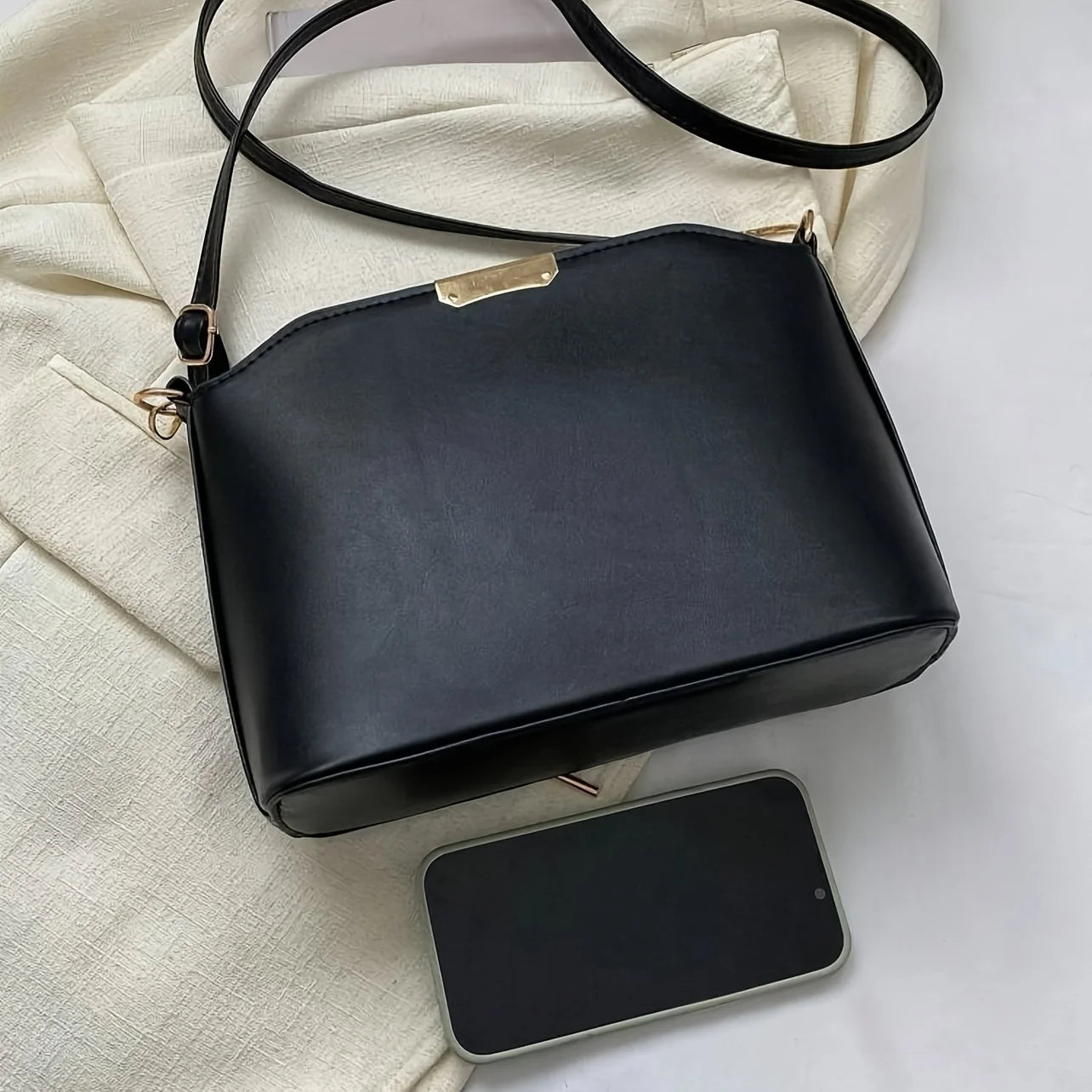 Minimalist Crossbody Bag Stylish Metal Decor Bucket Bag Simple Shoulder Bag Women Luxury