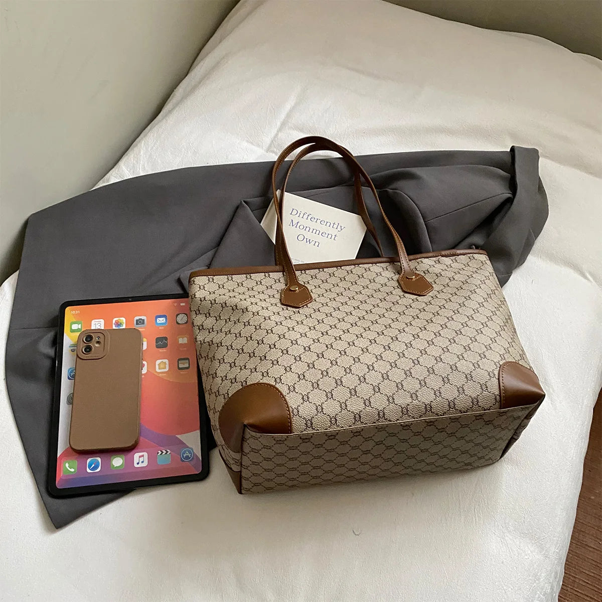 Classic Retro Ladies Tote Bag Geometric Shoulder Large Capacity Wear-Resistant Handbags Commute Work