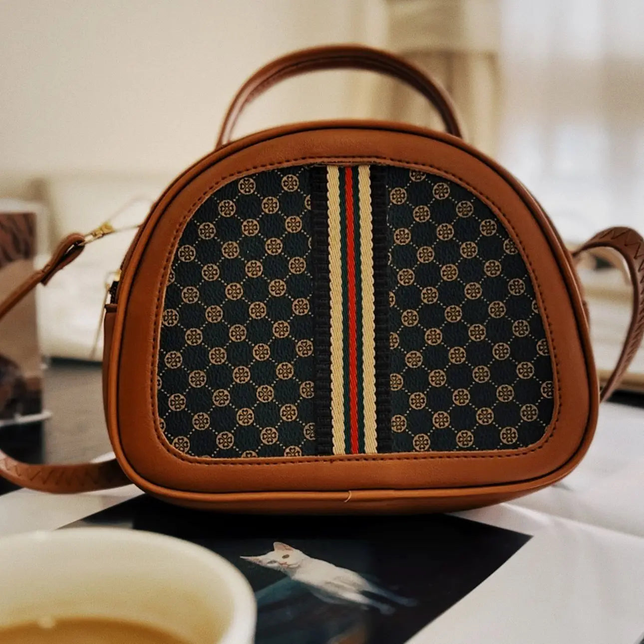 Retro Messenger Bag Women Simple Vegan Leather Purse Classic Style Shoulder Bag