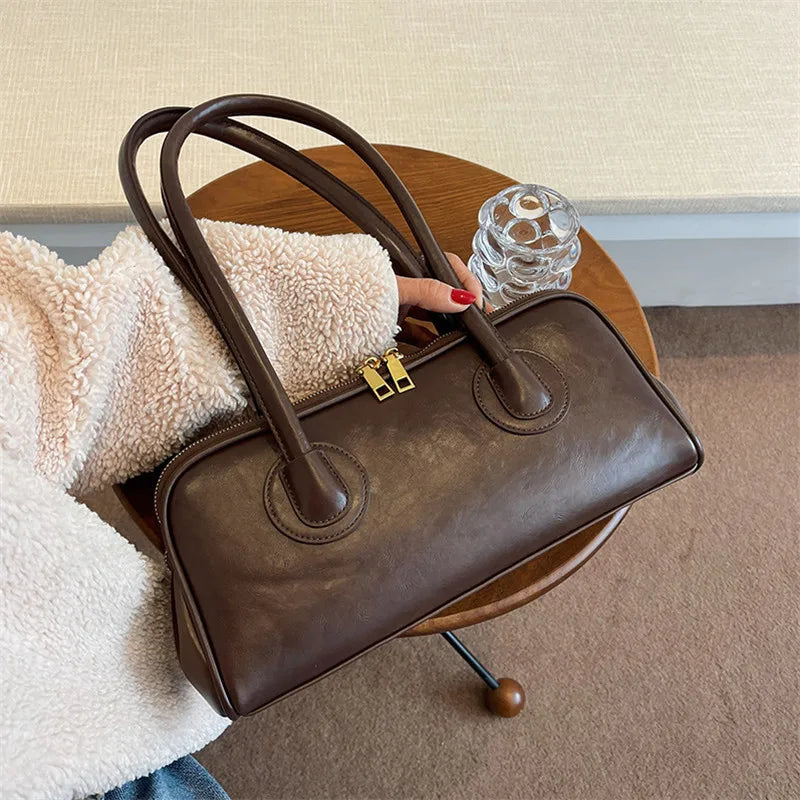 Retro Leather Baguette Shoulder Bag – Elegant Women's Handbag