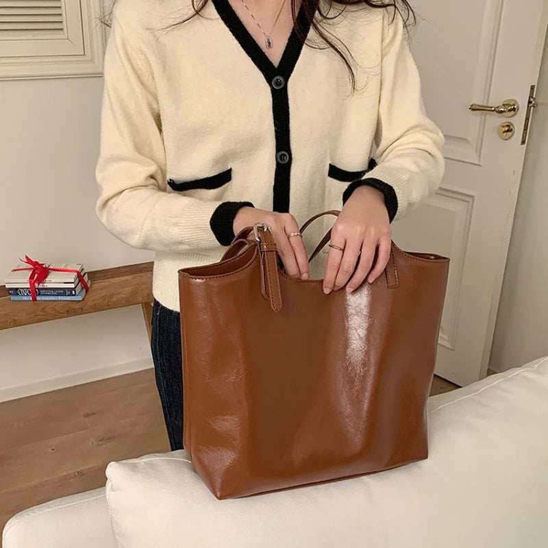 Large Leather Tote Bag for Women – Retro Oil Wax Shoulder Handbag