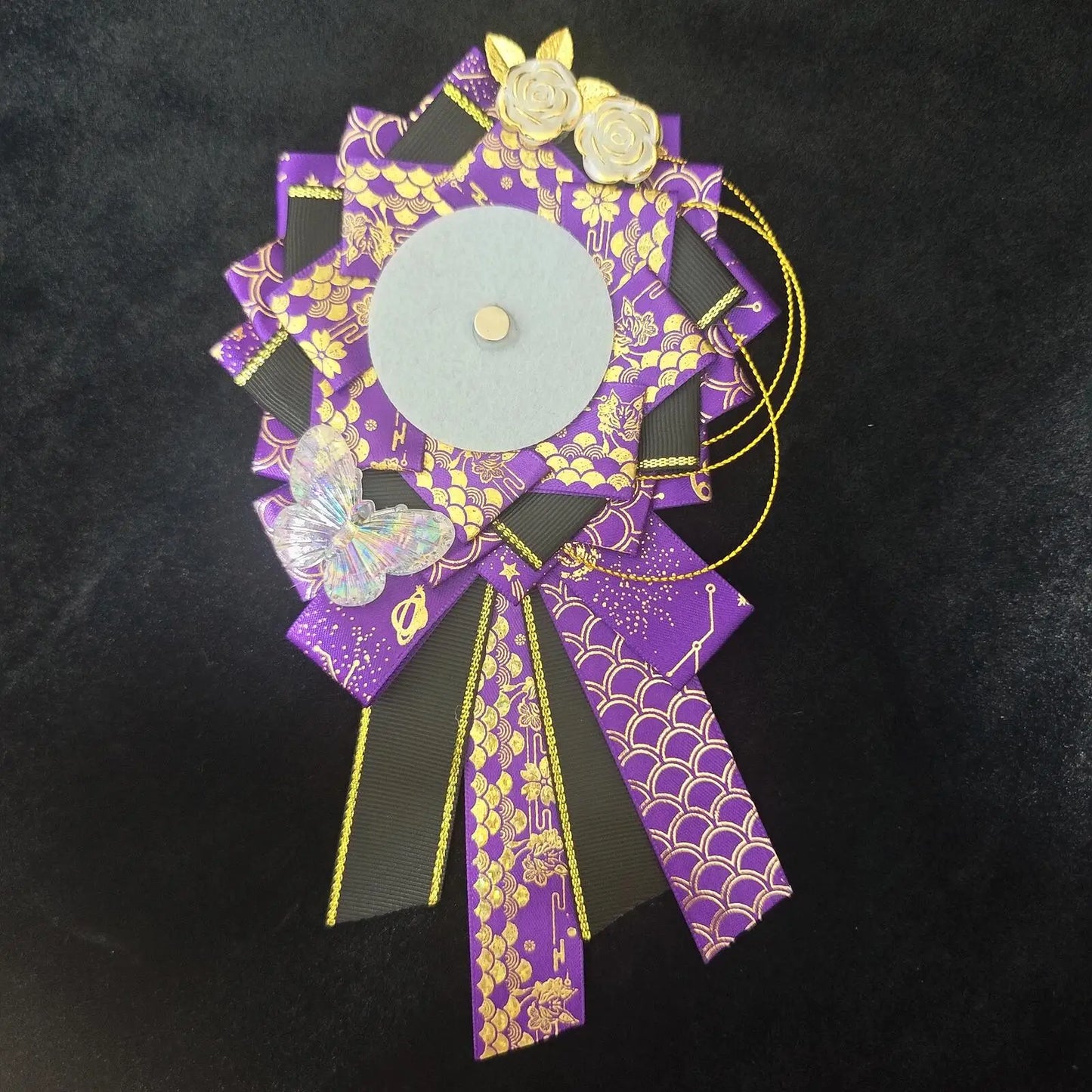 Itabag Ribbon Flower Badge Stand – Anime Pin Display Decoration