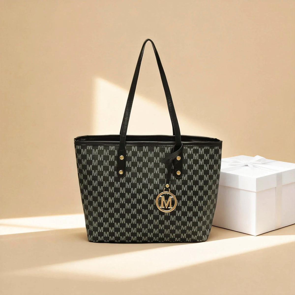 Tote Bag M Letter Print Pu Gold Pendant Decoration Zipper Large Capacity Water Resistant Shoulder