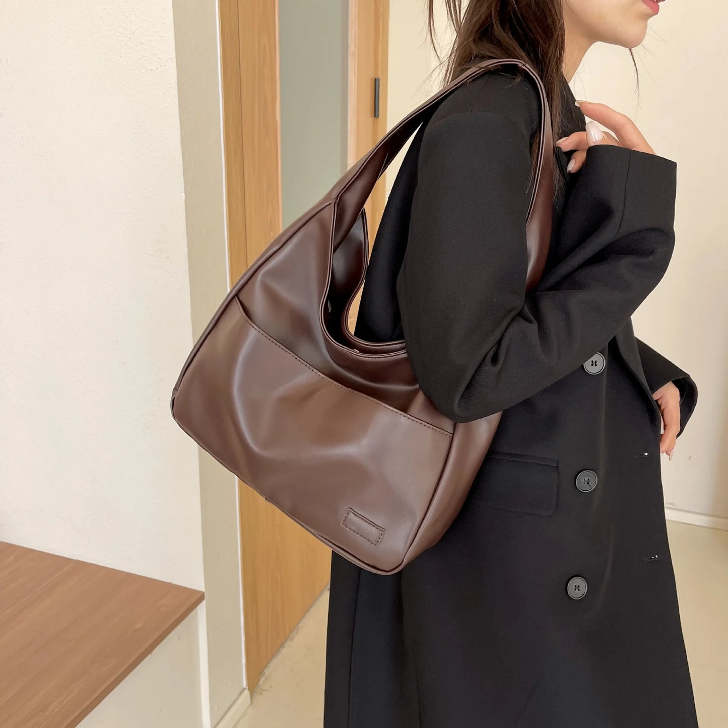 Large Capacity Tote Bag Trendy Simple Versatile Handbag Women S Shoulder Bags Commuting Fitness