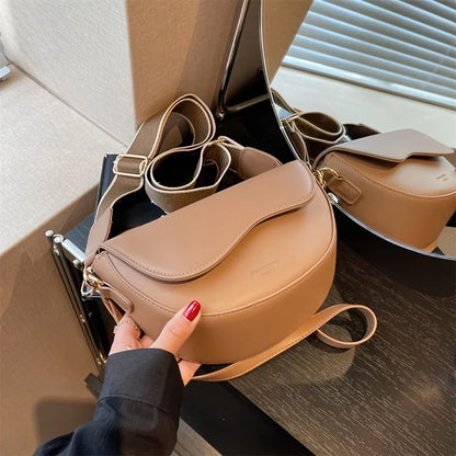 Minimalist Saddle Crossbody Bag – Wide Strap Shoulder Purse