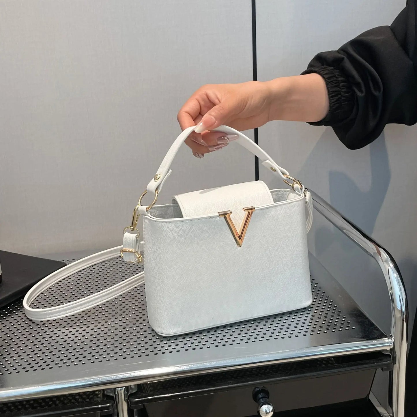 Luxury Women S Tote Bag Chic V Shaped Stylish Pu Leather Bucket Bag Top Cover Handbag Women Shoulder