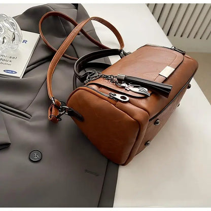 Homefish Large Capacity Shoulder Bag Women Tassel Decoration Detachable Chain Boston Handbag