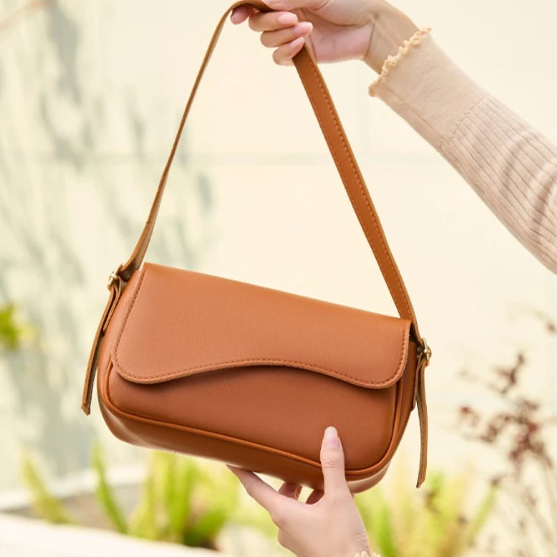 Lightweight Flap Shoulder Bag Vintage-Inspired Faux Leather Crossbody Purse Casual Outings Work