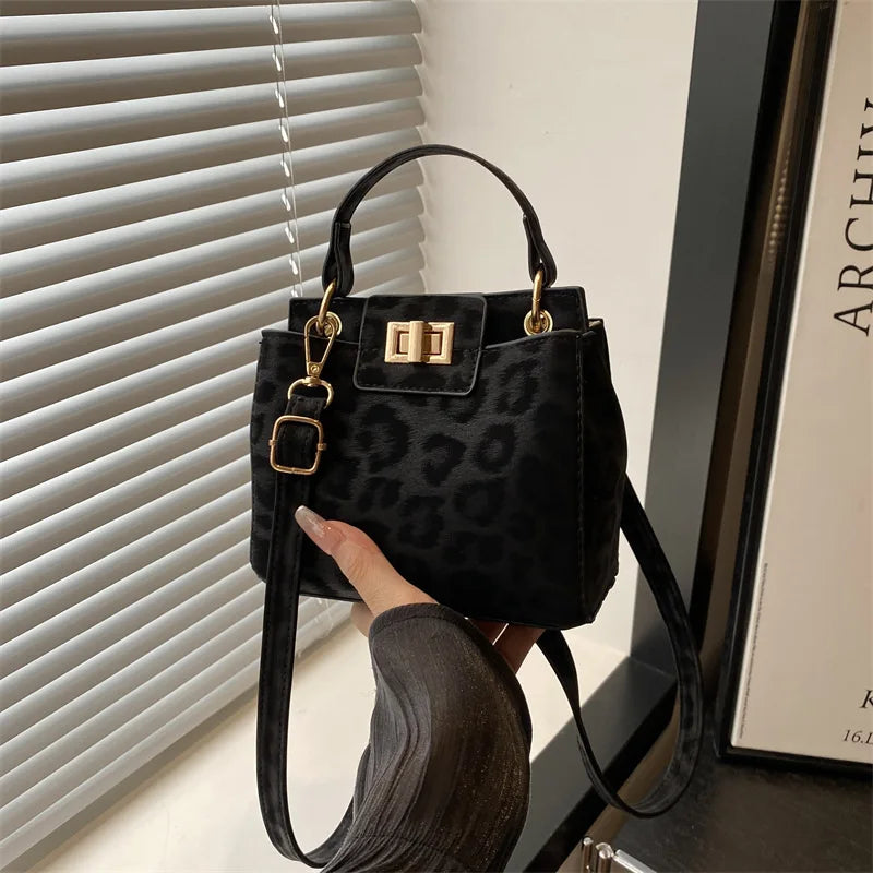 Stylish Banquet Leopard Print Crossbody Bag Vintage Chic Tote Retro Buckle Handbag Underarm Shoulder
