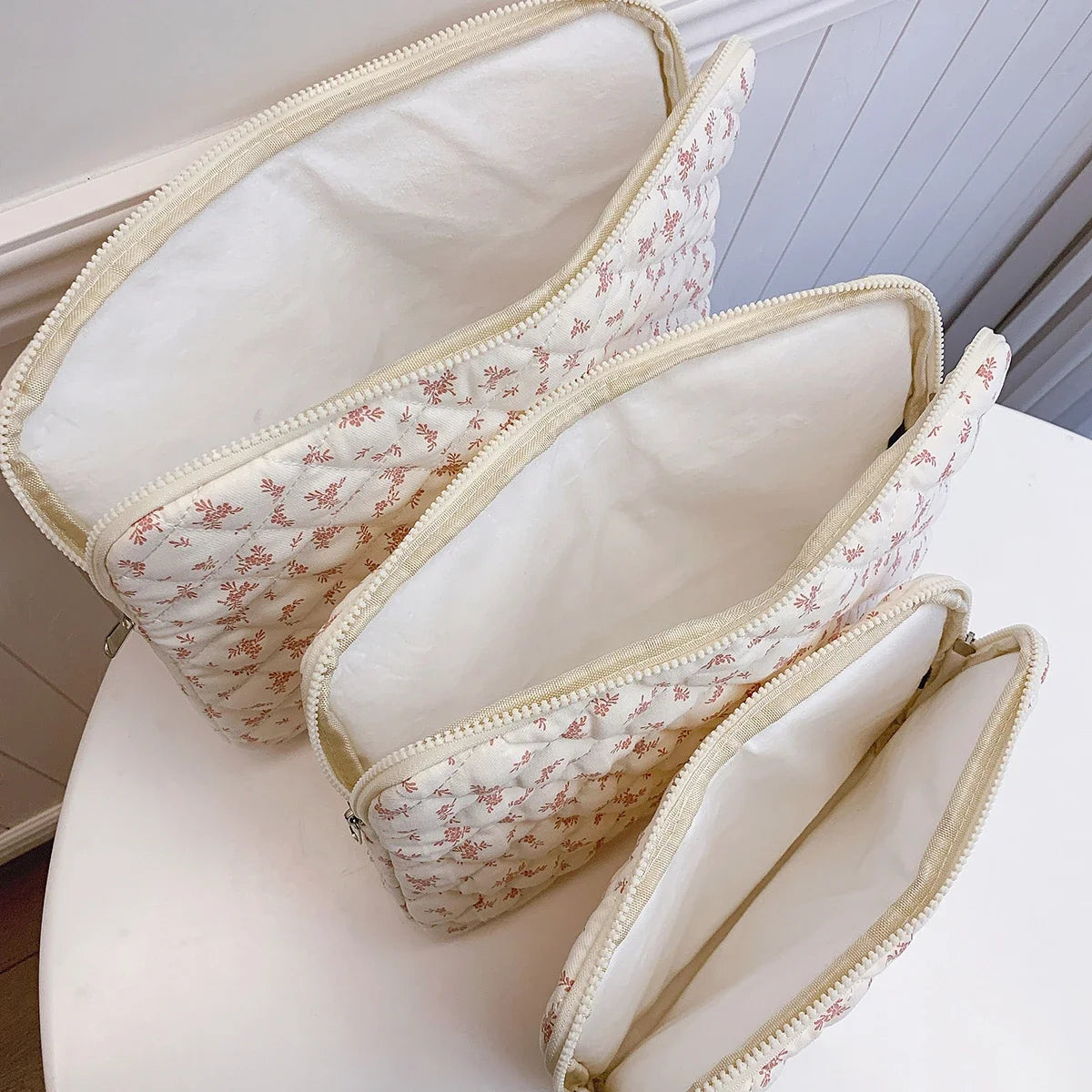 Chic Flower Print Quilted Laptop Bag 11 Inch 14 Inch 15 Inch Zipper Scratch-Resistant Shockproof