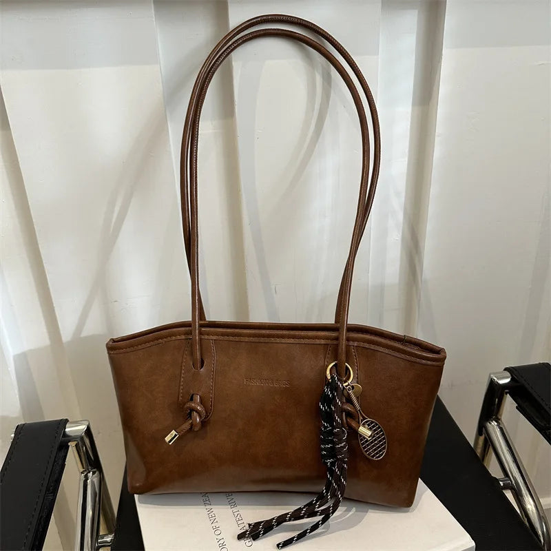 Vintage Leather Shoulder Bag – Large Capacity Women's Handbag