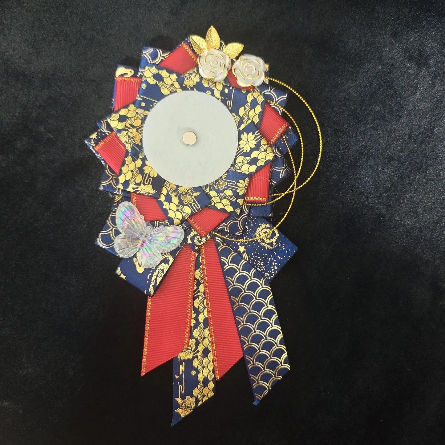 Itabag Ribbon Flower Badge Stand – Anime Pin Display Decoration