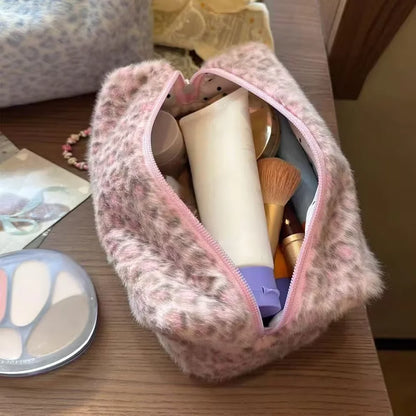 Homefish Durable Fuzzy Makeup Bag Large Capacity Leopard Print Toiletry Organizer Portable Cosmetic