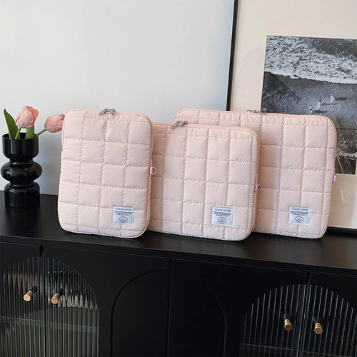 Minimalist Nylon Laptop Sleeve Women Lightweight Checkered Design Zipper Closure 11-15 Inch Devices