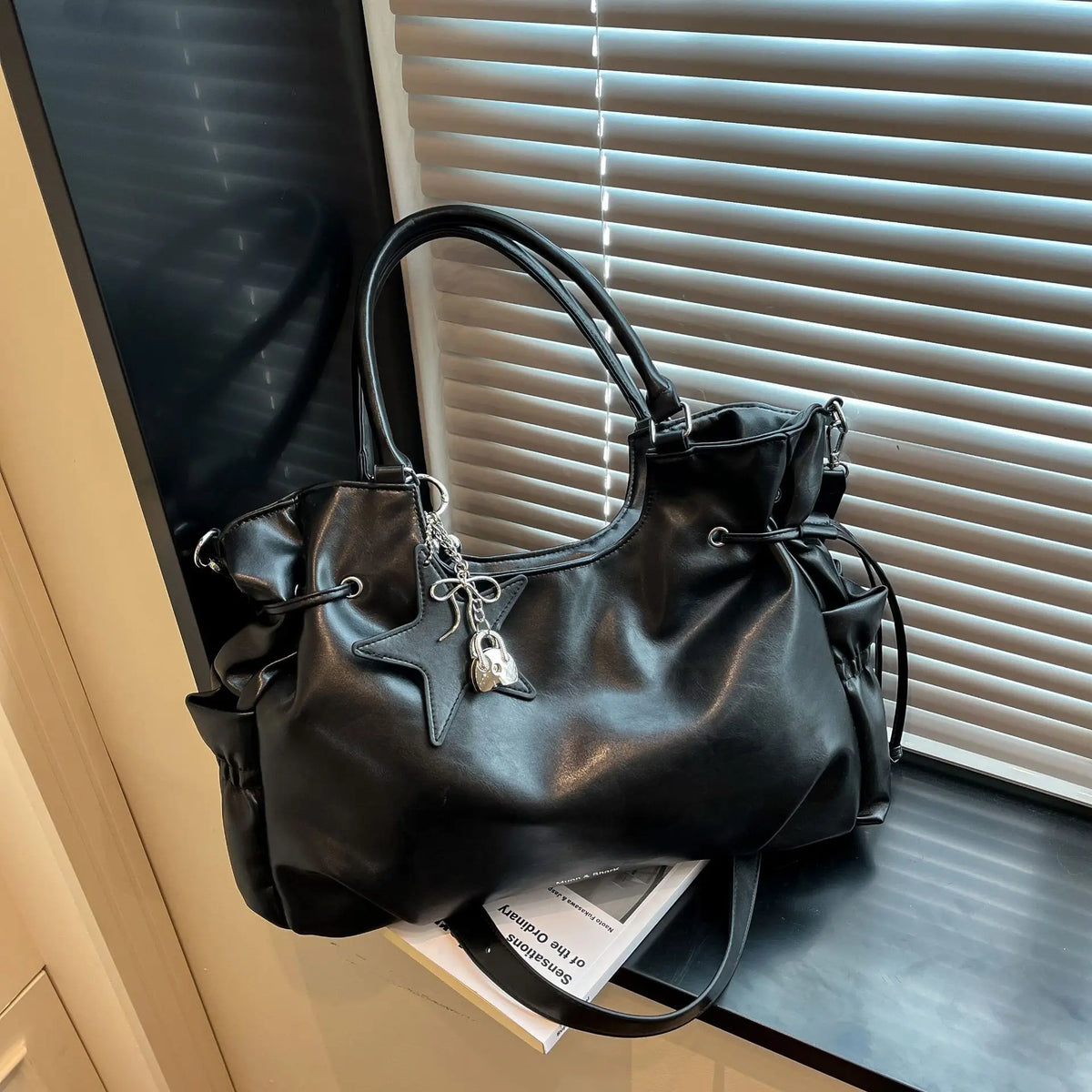Fashionable Brand Design Tote Bag Retro Shoulder Casual Large-Capacity Crossbody Bags Light Luxury