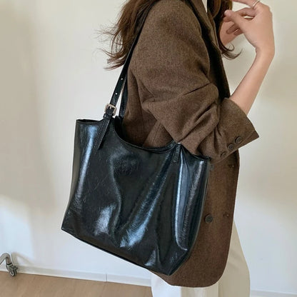Large Leather Tote Bag for Women – Retro Oil Wax Shoulder Handbag