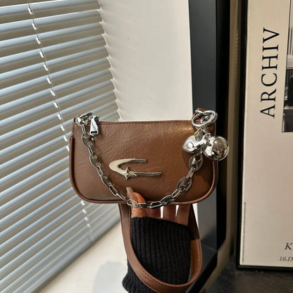 Leather Crossbody Bag with Chunky Chain – Women's Trendy Shoulder Handbag