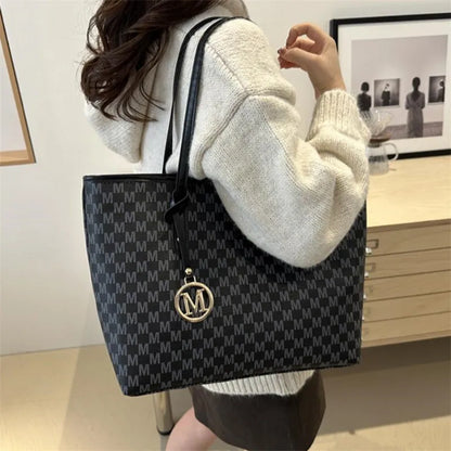 Stylish Tote Bag Vintage Handbag Large Underarm Shoulder Bag Women Suitable Daily Use