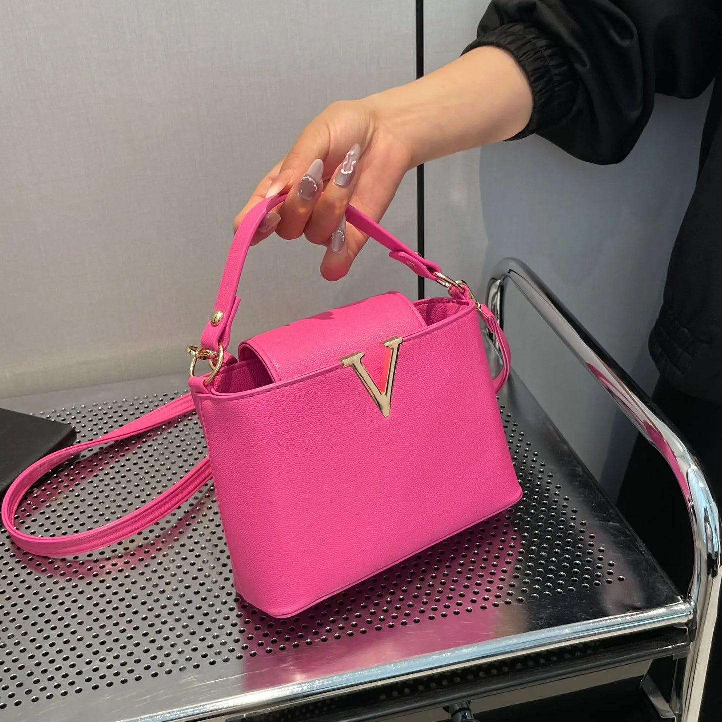 Luxury Women S Tote Bag Chic V Shaped Stylish Pu Leather Bucket Bag Top Cover Handbag Women Shoulder