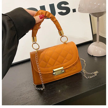 Women's Quilted Crossbody Bag with Gold Chain Strap – Mini Shoulder Purse