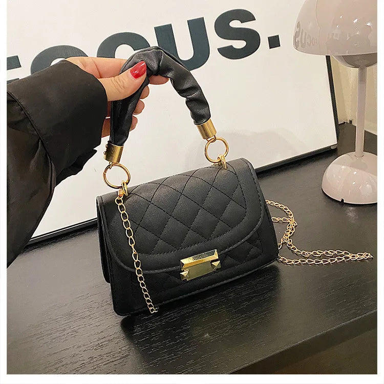 Women's Quilted Crossbody Bag with Gold Chain Strap – Mini Shoulder Purse