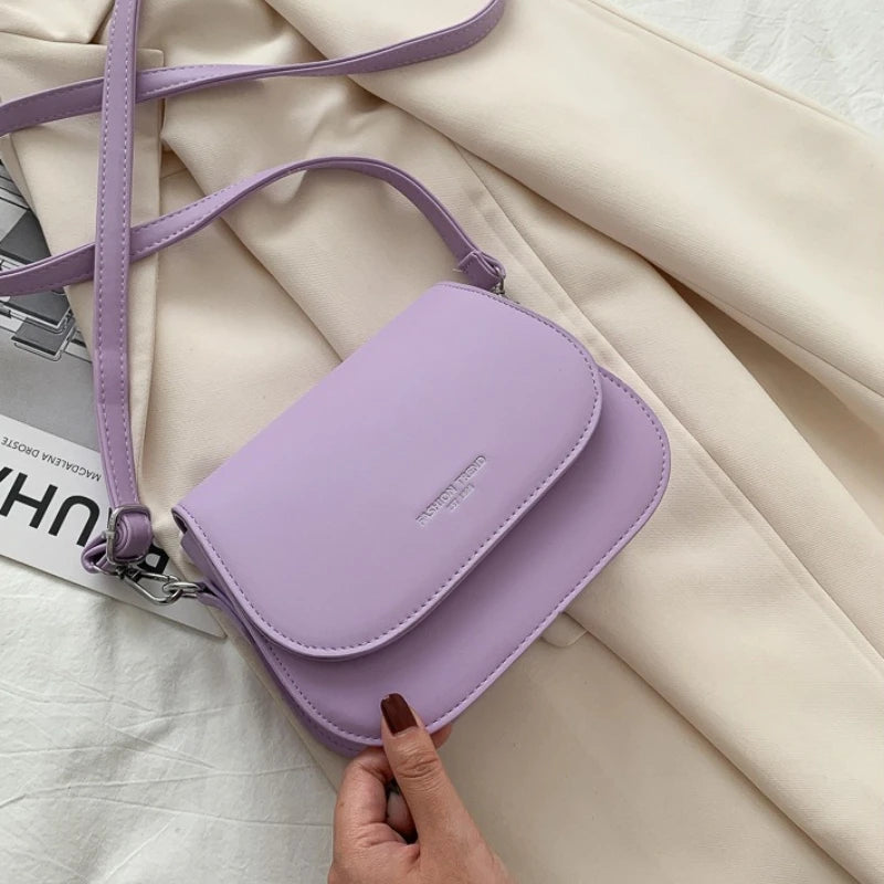 Saddle Crossbody Bag for Women – Minimalist Flap Shoulder Purse