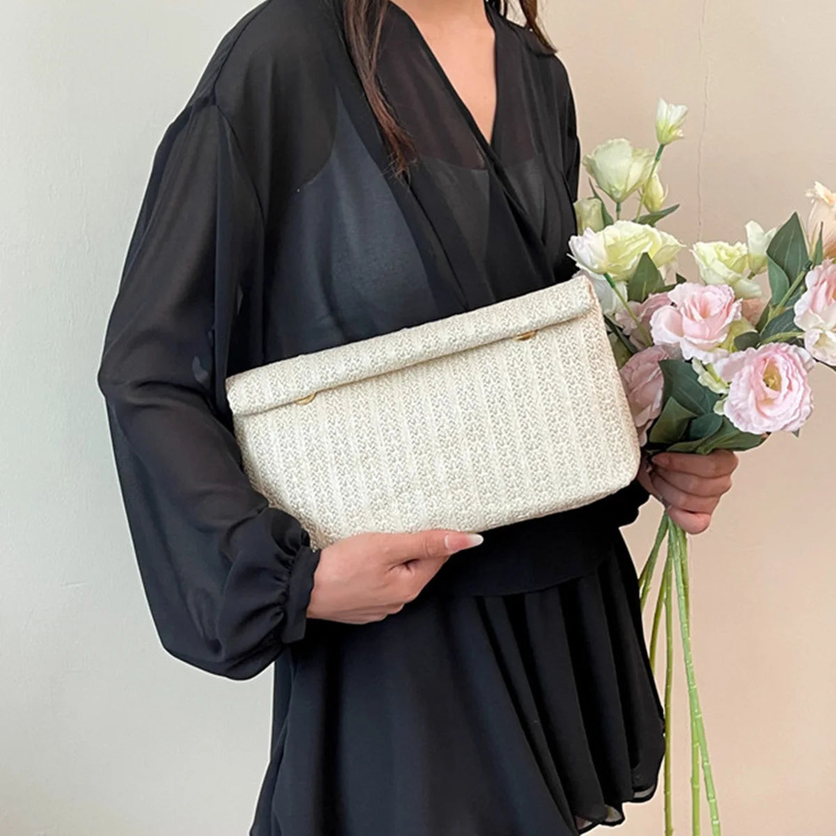 Vacation Wallet Solid Color Woven Straw Flip Bag Large Capacity Portable Handbag Daily Travel