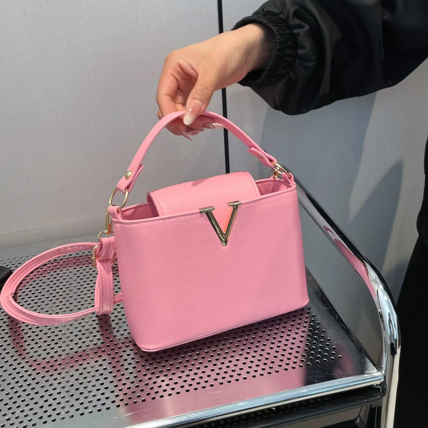 Luxury Women S Tote Bag Chic V Shaped Stylish Pu Leather Bucket Bag Top Cover Handbag Women Shoulder