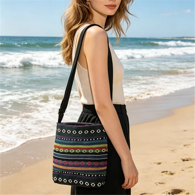Bohemian Canvas Crossbody Bag – Ethnic Print Zipper Purse