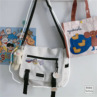 White badge bear)