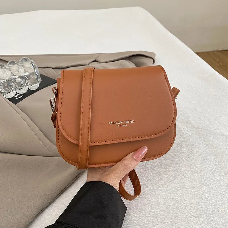 Saddle Crossbody Bag for Women – Minimalist Flap Shoulder Purse