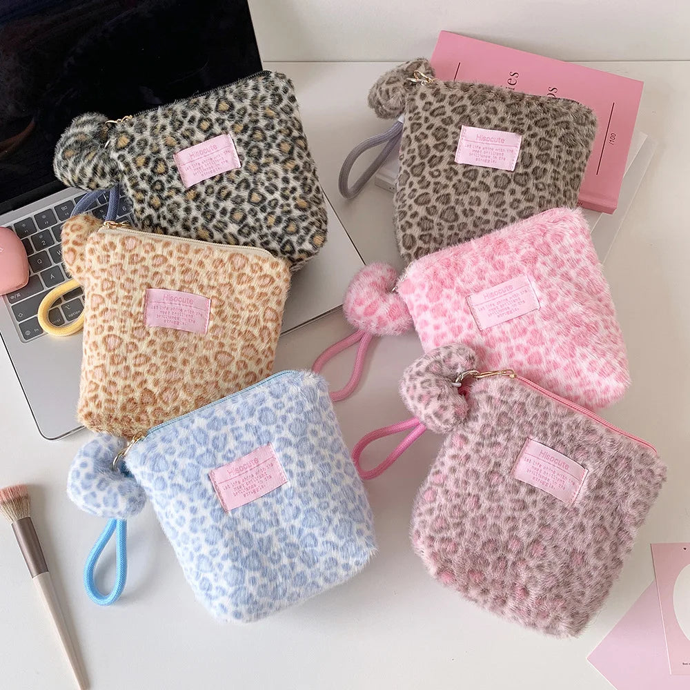 Vintage Plush Leopard Print Makeup Bag Girls Portable Skincare Organizer Students Small Toiletry