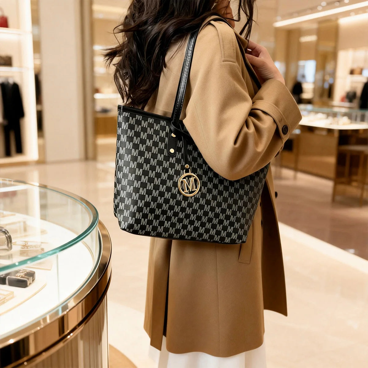 Tote Bag M Letter Print Pu Gold Pendant Decoration Zipper Large Capacity Water Resistant Shoulder