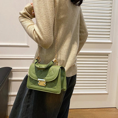 Women's Quilted Crossbody Bag with Gold Chain Strap – Mini Shoulder Purse