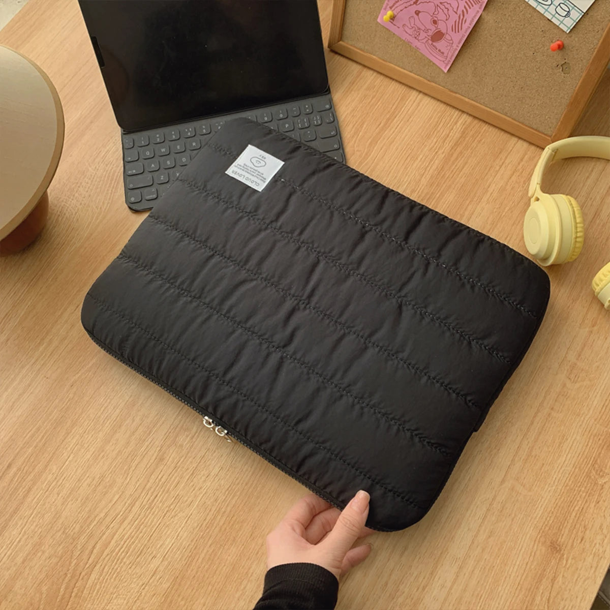 Minimalist Nylon Laptop Sleeve Women Lightweight Striped Design Zipper Closure 11-15 Inch Devices