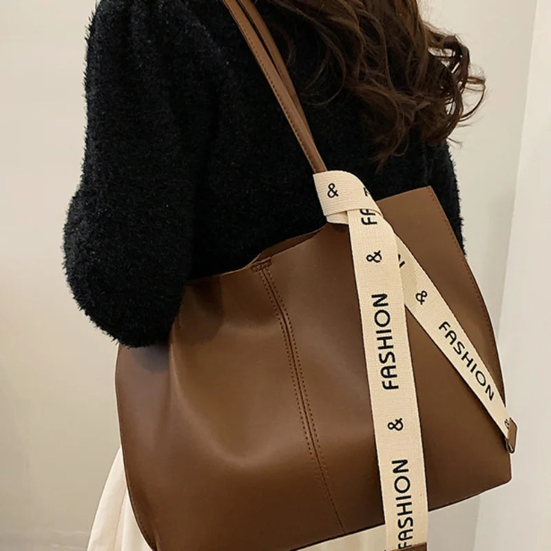 Large Capacity Tote Bag for Women – Chic Leather Shoulder Handbag